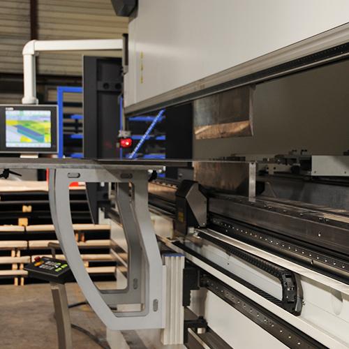 Chaudronnerie Soumagne, cintrage, chaudronnerie charente, plieuse 6 mètres, roulage, laser, plasma, découpe oxyacétylénique, gaines ventilation, bâtis mécano soudés, maintenance